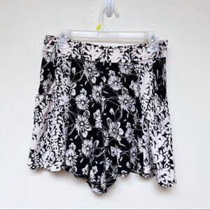🔥 CLEARANCE 🔥 Free People Floral Shorts Size 4
